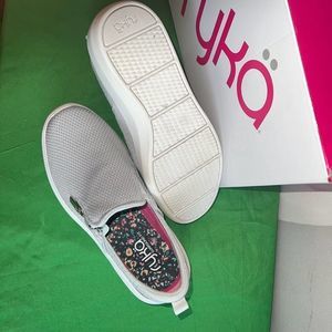 Ryka Womens Ally Sneaker grey sizes 6-11
